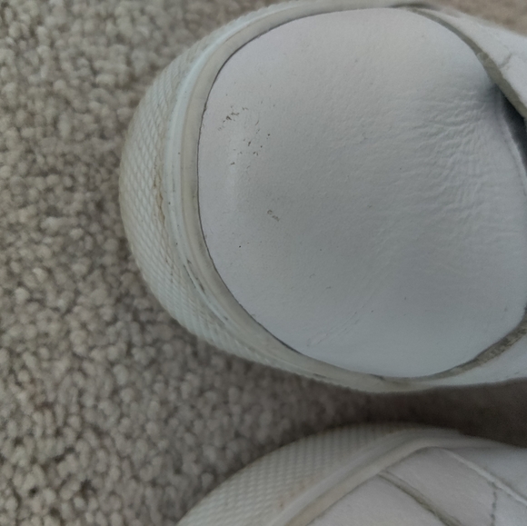 Kaanas Lace-Up Sneakers - Picture 11 of 16